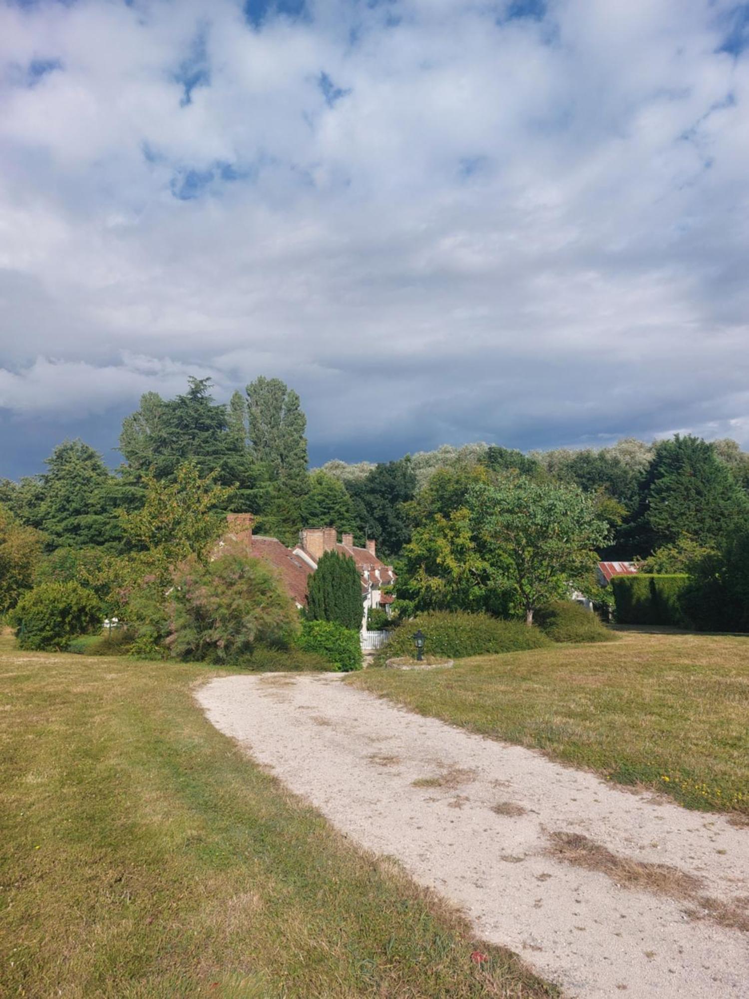 Traînefeuilles - Chambres d'hôtes Le Controis-en-Sologne Exterior foto